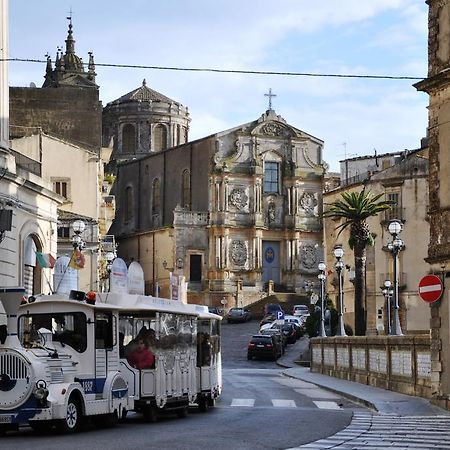 A Due Passi Dalla Scalinata Restyling Caltagirone Exteriér fotografie